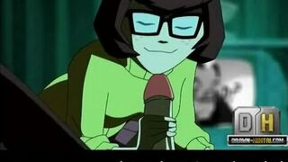 Scooby-Doo Porn - Велма хочет трахаться порно